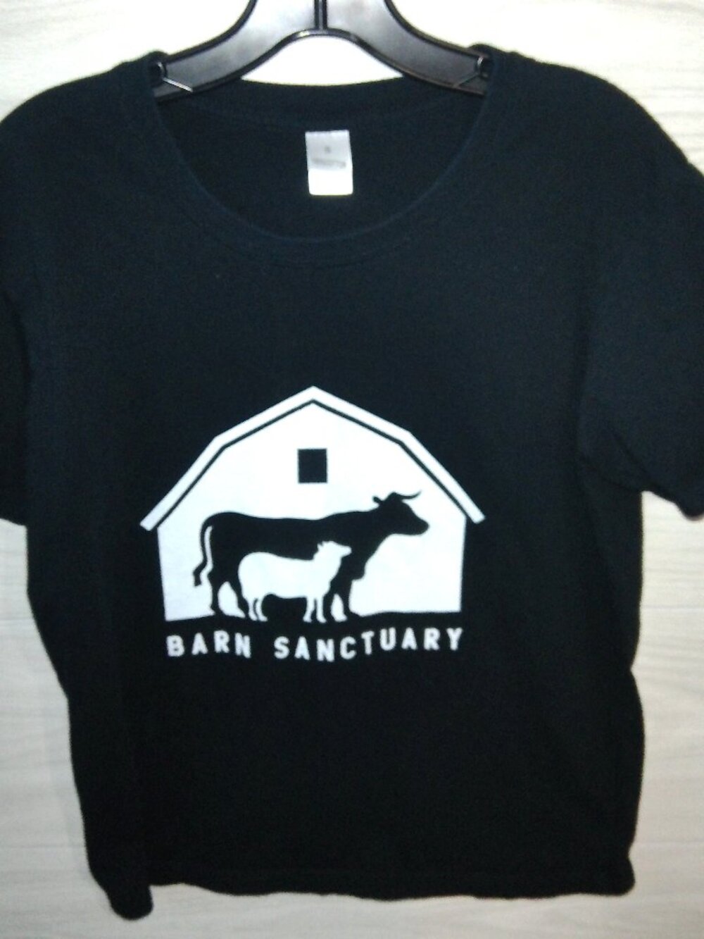 Men's T-Shirt Size Small Barn Sanctuary Black Short Sleeves Animal Rescue